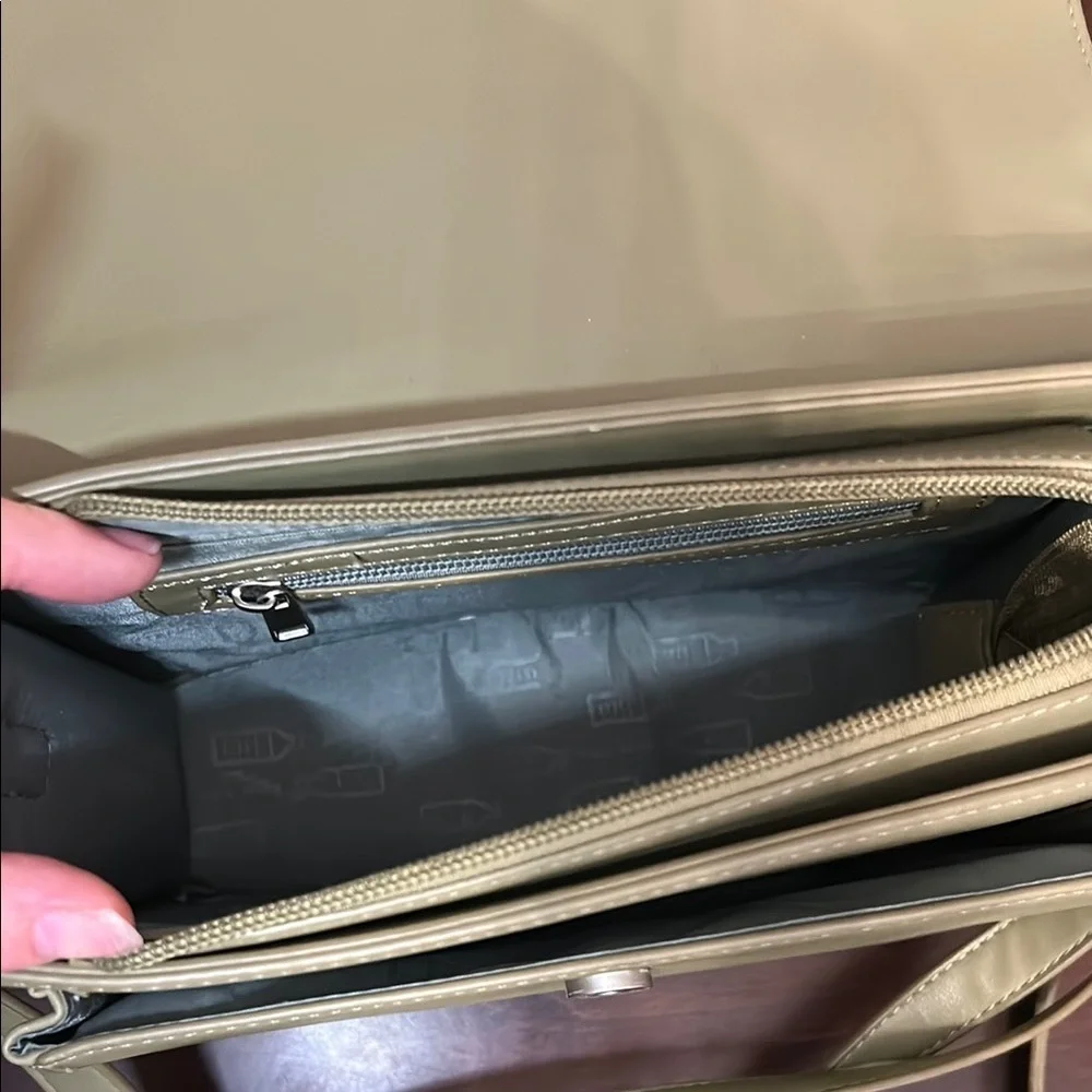 Pixie Mood Zoe Crossbody Purse in Olive Green